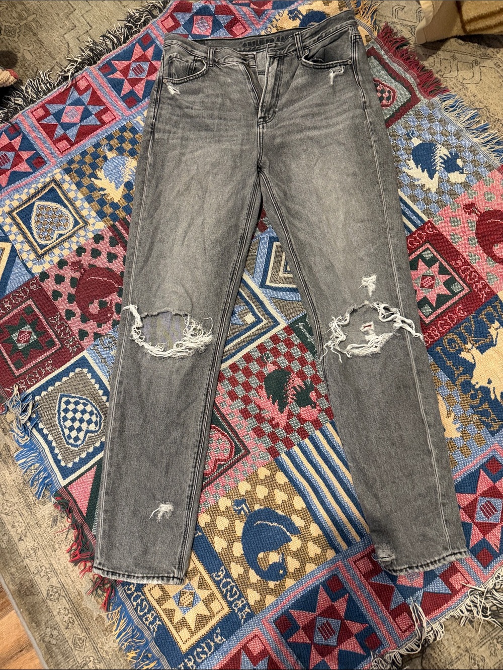 American Eagle Women’s Grey Ripped Boyfriend Jeans